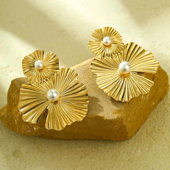 Wholesale Vintage Style Stainless Steel Electroplated Irregular Pleated Flowers Earrings