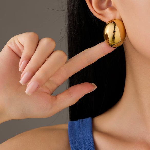 Wholesale Vintage Style Stainless Steel Round Hollow Stud Earrings With Electroplating