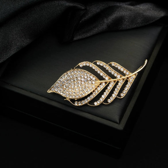 Wholesale Vintage Zinc Alloy Diamondencrusted Leaf Brooch With Electroplating For Women