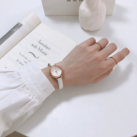 Wholesale Watch Alloy Artificial Leather Round Retro Artistic Temperament Women's