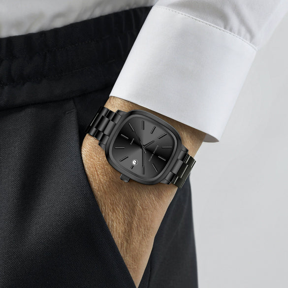 Wholesale Waterproof Quartz Men's Watch With Japanese Movement Square Dial Metal Case Stainless Steel Strap And Buckle Spiral Crown Mineral Reinforced Glass Mirror