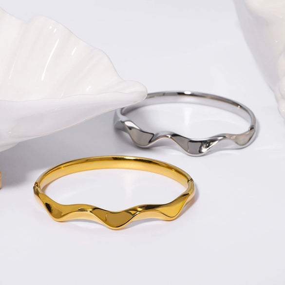 Wholesale Wavy Road Personality Titanium Steel And Stainless Steel Bracelet With 18K Furnace Vacuum Plating