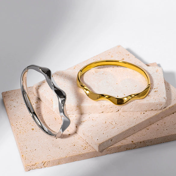 Wholesale Wavy Road Personality Titanium Steel And Stainless Steel Bracelet With 18K Furnace Vacuum Plating