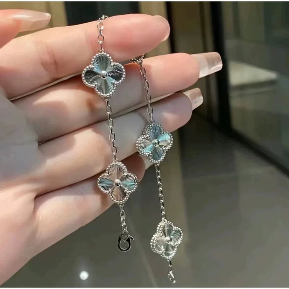 Wholesale Women Copper Light Luxury Flower Diamond Striped Electroplating Bracelet