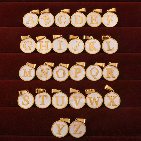 Wholesale Women Jewelry Simple Titanium Steel Round Pendant Necklace With Inlaid White Shell And Geometric Pattern And Electroplating Treatment