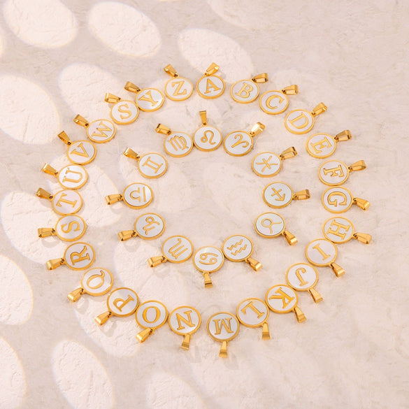 Wholesale Women Jewelry Simple Titanium Steel Round Pendant Necklace With Inlaid White Shell And Geometric Pattern And Electroplating Treatment