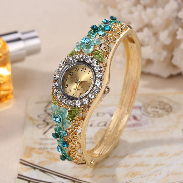 Wholesale Women Quartz Bracelet Watch Jewelry Set Alloy Stainless Steel Oval Dial Threedimensional Flower Middle Ancient Style