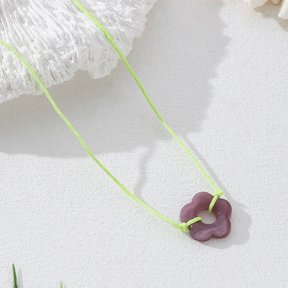 Wholesale Women's Acrylic Alloy Electroplated Five Leaf Clover And Flower Pendant Necklace In Sweet And Cool Style