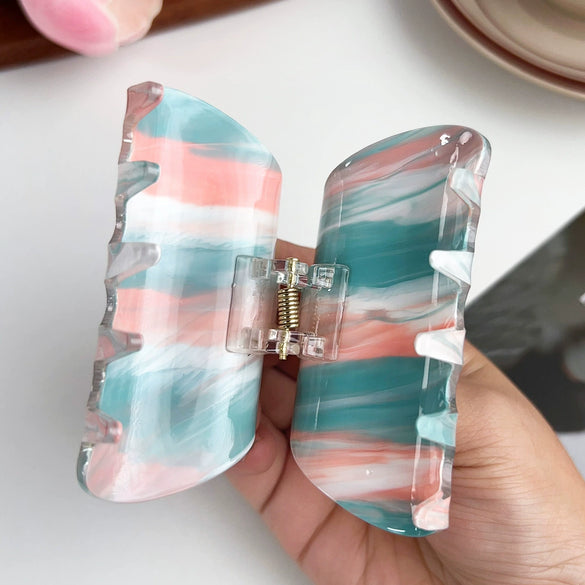Wholesale Women's Acrylic Handmade Semiround Hair Grab Clip With Simple Stripe Design