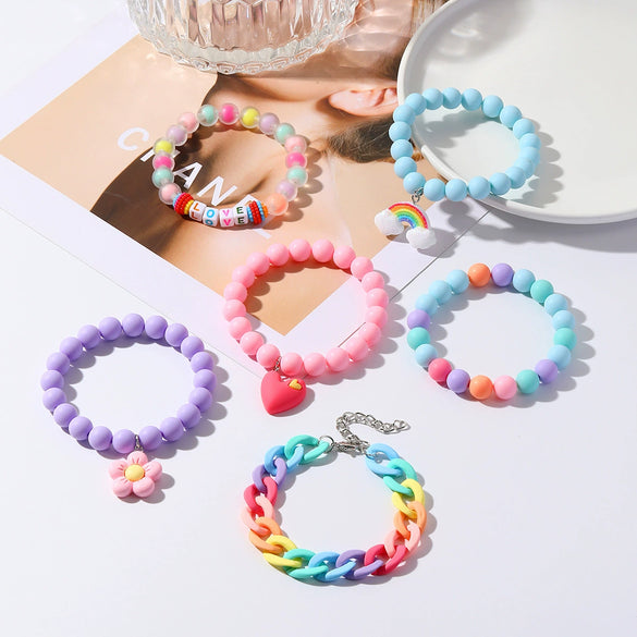 Wholesale Women's Acrylic Heartshaped Beaded Bracelet With Geometric And Floral Patterns And Polishing Treatment