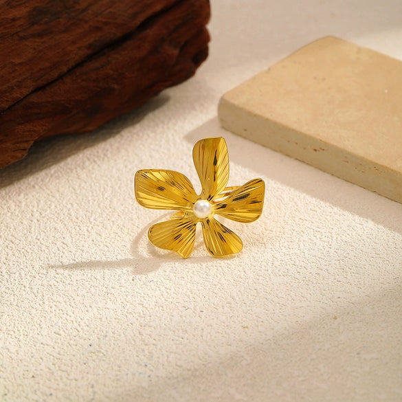 Wholesale Women's Adjustable Stainless Steel Flowershaped Polished Plated Gold Ring Accessories