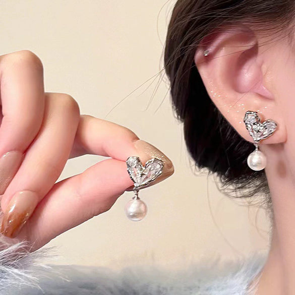 Wholesale Women's Alloy And 925 Silver Heart Shape Electroplated Pearl Love Earrings