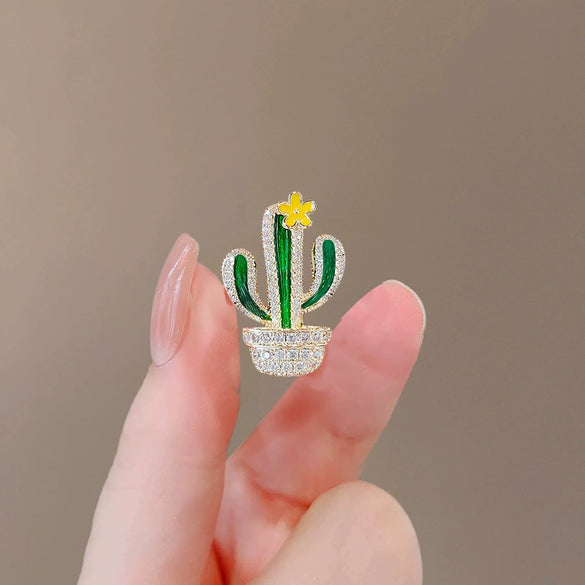 Wholesale Women's Alloy Cactus Flower Antiexposure Brooch With Electroplating For Fixing Clothes