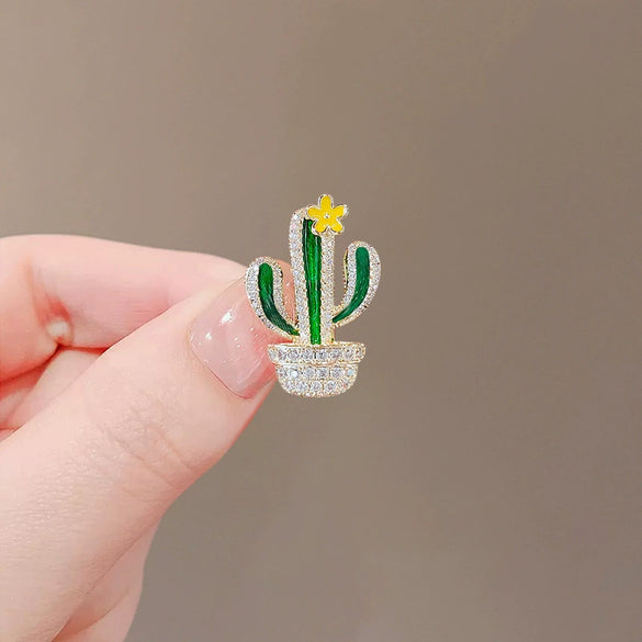 Wholesale Women's Alloy Cactus Flower Antiexposure Brooch With Electroplating For Fixing Clothes