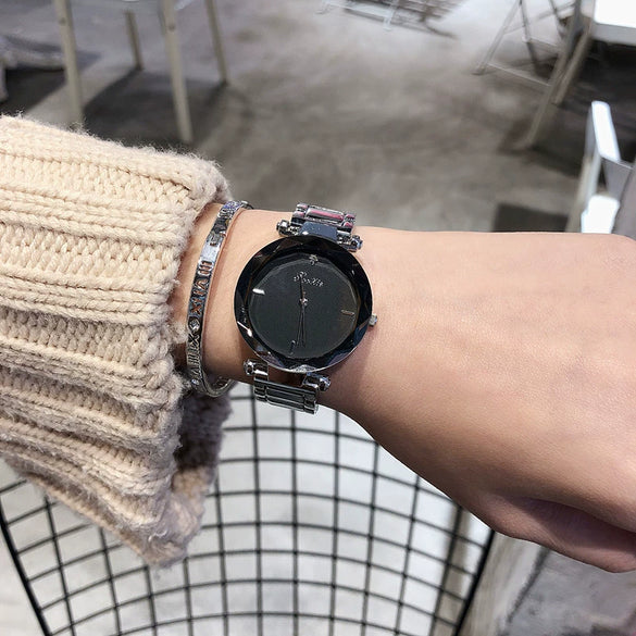 Wholesale Women's Alloy Case Stainless Steel Band Round Dial Leisure Style Watch