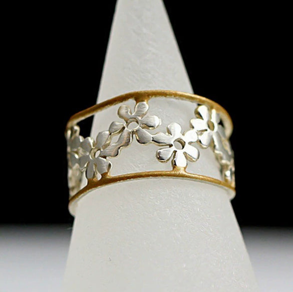 Wholesale Women's Alloy Chrysanthemum Style Electroplated Opening Adjustable Ring