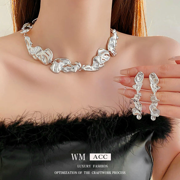 Wholesale Women's Alloy Clavicle Chain Necklace With Irregular Fold Metal Stitching And Geometric Pattern Electroplated