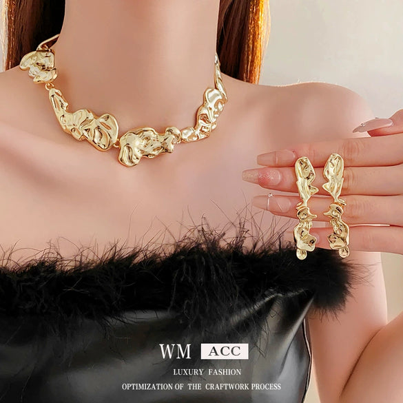 Wholesale Women's Alloy Clavicle Chain Necklace With Irregular Fold Metal Stitching And Geometric Pattern Electroplated