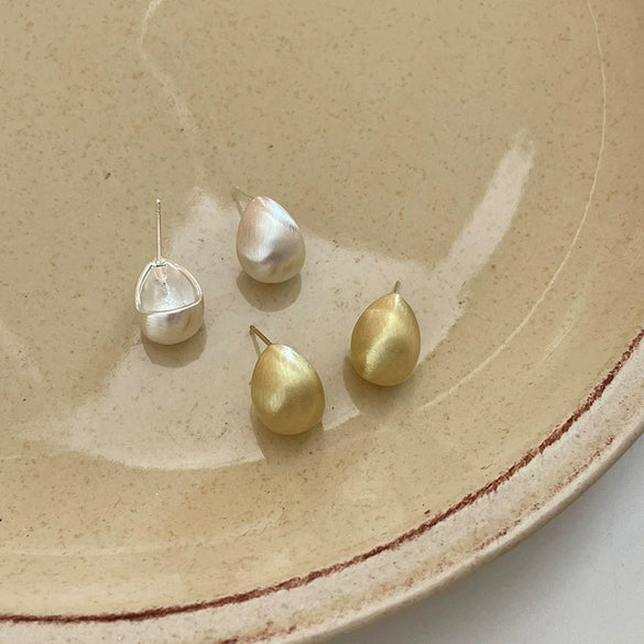 Wholesale Women's Alloy Dropshaped Frosted Brushed Stud Earrings With Electroplating Treatment