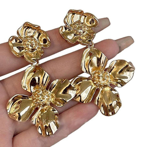 Wholesale Women's Alloy Electroplated Flower Pattern Light Luxury High Sense French Tassel Earrings