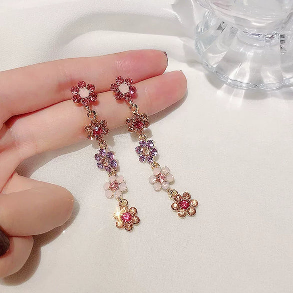 Wholesale Women's Alloy Electroplated Flower Pattern Light Luxury High Sense French Tassel Earrings