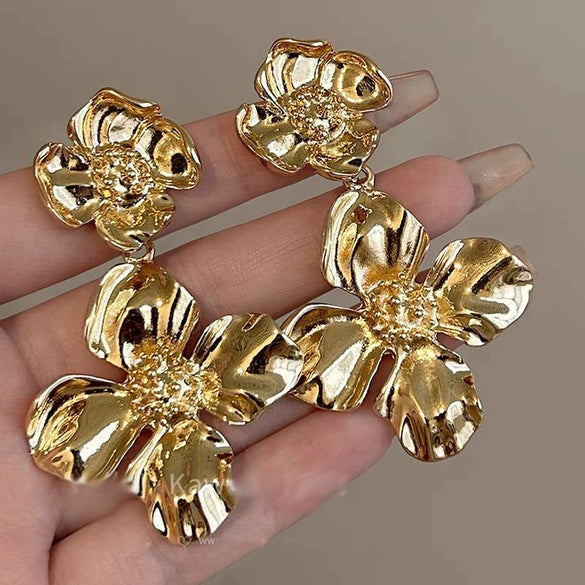 Wholesale Women's Alloy Electroplated Flower Pattern Light Luxury High Sense French Tassel Earrings