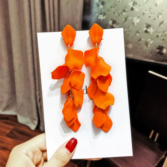 Wholesale Women's Alloy Electroplated Flower Pattern Light Luxury High Sense French Tassel Earrings