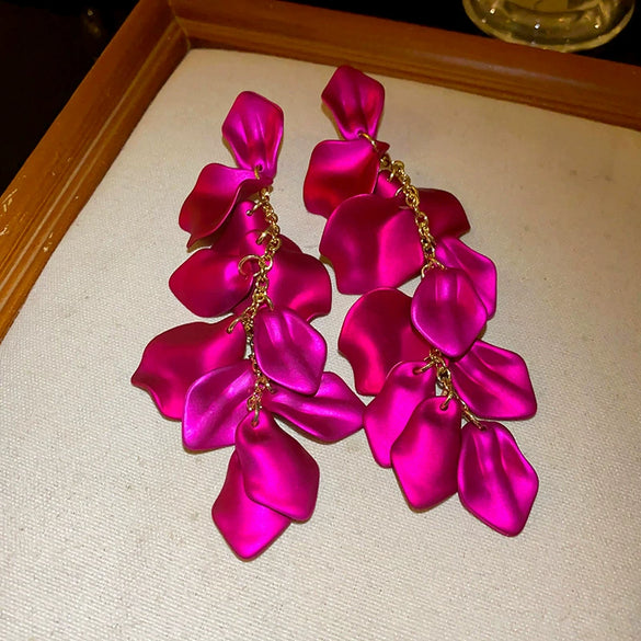 Wholesale Women's Alloy Electroplated Flower Pattern Light Luxury High Sense French Tassel Earrings