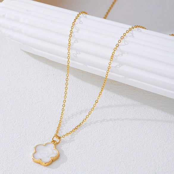Wholesale Women's Alloy Electroplated Flower Pattern Pendant Necklace With Motherofpearl Inlay
