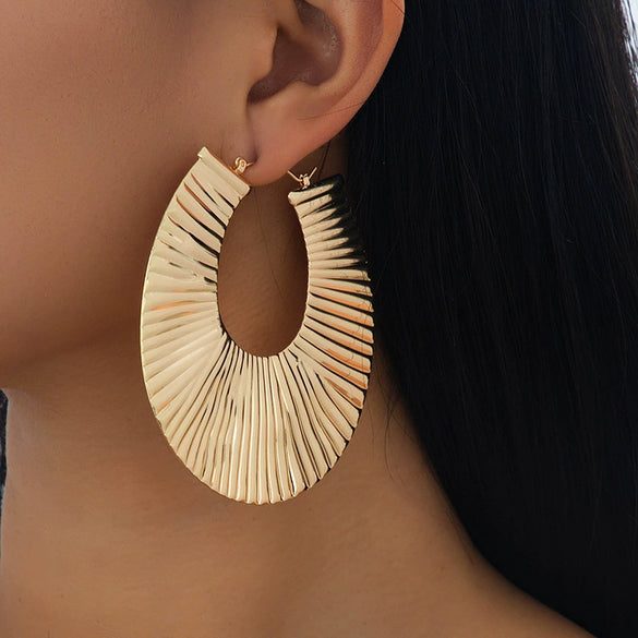 Wholesale Women's Alloy Electroplated Flowershaped Long Earrings Accessories