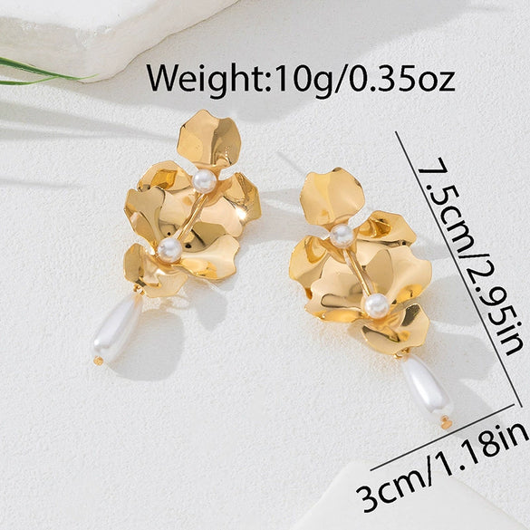 Wholesale Women's Alloy Electroplated Geometric And Flower Pattern Earrings Fashionable Exquisite Ear Accessories