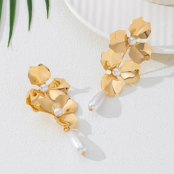 Wholesale Women's Alloy Electroplated Geometric And Flower Pattern Earrings Fashionable Exquisite Ear Accessories