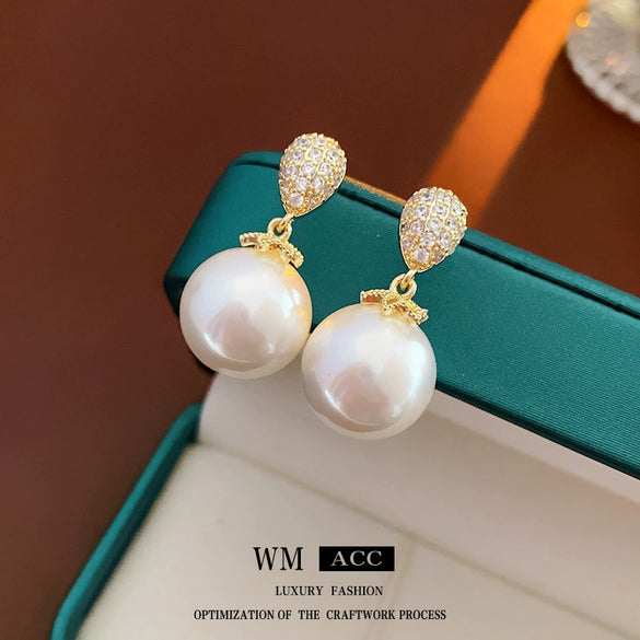 Wholesale Women's Alloy Electroplated Geometric Drop Pearl Earrings