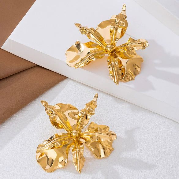 Wholesale Women's Alloy Electroplated Threedimensional Flower Earrings