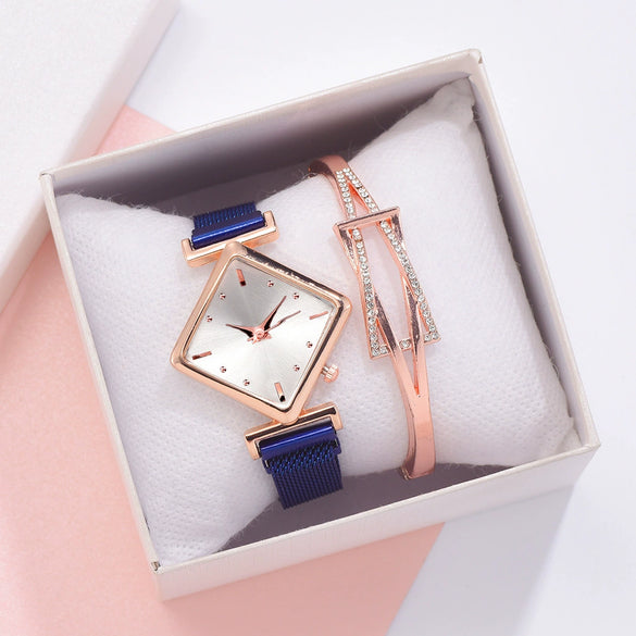 Wholesale Women's Alloy Fashion Watch Set With Round Dial And Textile Strap