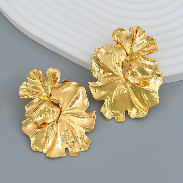Wholesale Women's Alloy Flower Earrings With Electroplating Treatment