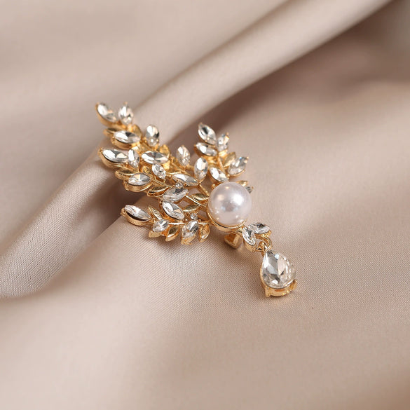 Wholesale Women's Alloy Flower Leaf Minimalist Electroplated Brooch Coat Accessories