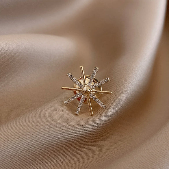 Wholesale Women's Alloy Flower Pattern Electroplated Antilight Artifact Brooch