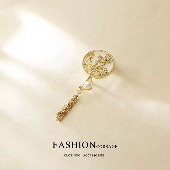 Wholesale Women's Alloy Flower Shaped Ancient Style Brooch With Electroplating Treatment