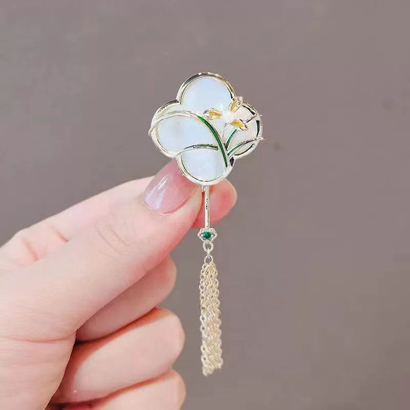 Wholesale Women's Alloy Flower Shaped Ancient Style Brooch With Electroplating Treatment