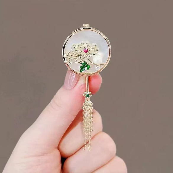 Wholesale Women's Alloy Flower Shaped Ancient Style Brooch With Electroplating Treatment