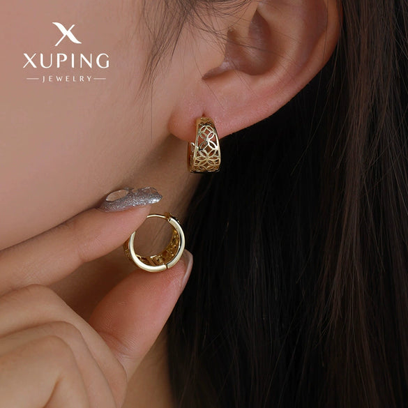 Wholesale Women's Alloy Geometric Hollow Flower Electroplated Earrings