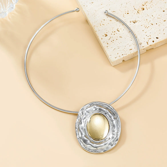 Wholesale Women's Alloy Geometric Oval Pendant Necklace With Snake Bone Chain And Electroplating Treatment