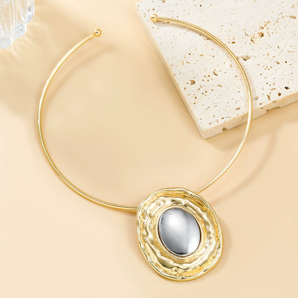 Wholesale Women's Alloy Geometric Oval Pendant Necklace With Snake Bone Chain And Electroplating Treatment