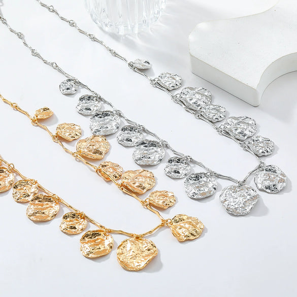 Wholesale Women's Alloy Geometric Round Pendant Necklace With Diamond Design And Snake Bone Chain Retro Cold Style