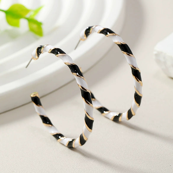 Wholesale Women's Alloy Geometric Spiral U Shape Minimalist Environmentally Friendly Earrings
