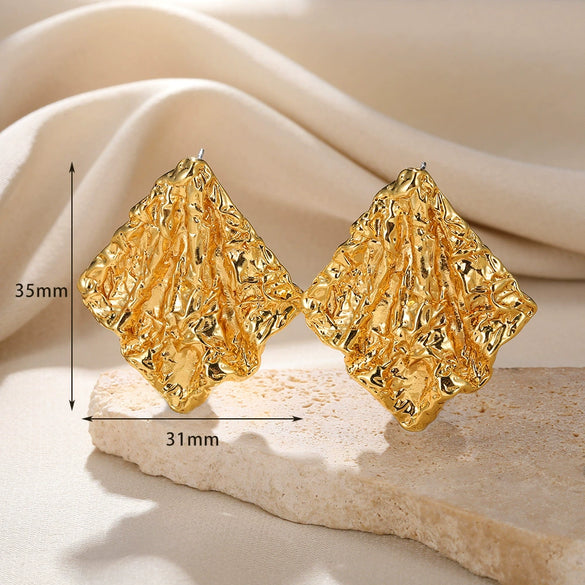Wholesale Women's Alloy Gold Electroplated Geometric Xshaped Cshaped Earrings