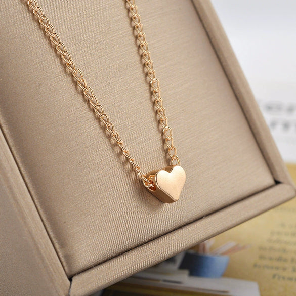 Wholesale Women's Alloy Heart Shape Pendant O Chain Necklace With Electroplating Treatment Korean Fashion Simple Love Style