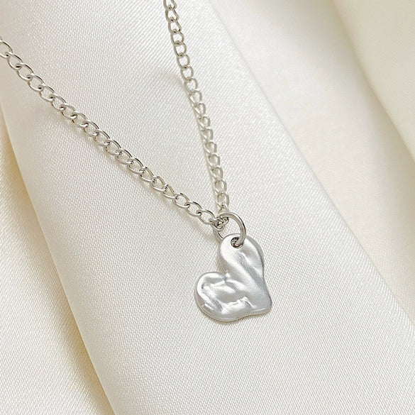 Wholesale Women's Alloy Heart Shape Pendant O Chain Necklace With Electroplating Treatment Korean Fashion Simple Love Style