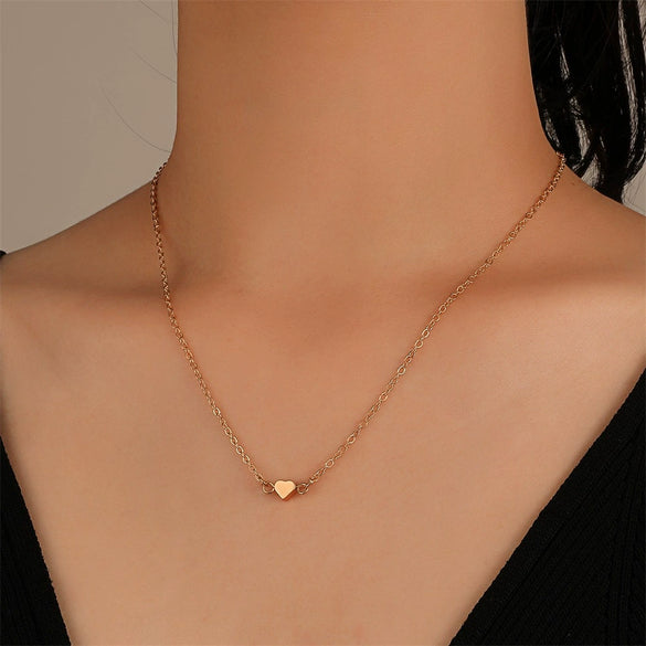 Wholesale Women's Alloy Heart Shape Pendant O Chain Necklace With Electroplating Treatment Korean Fashion Simple Love Style